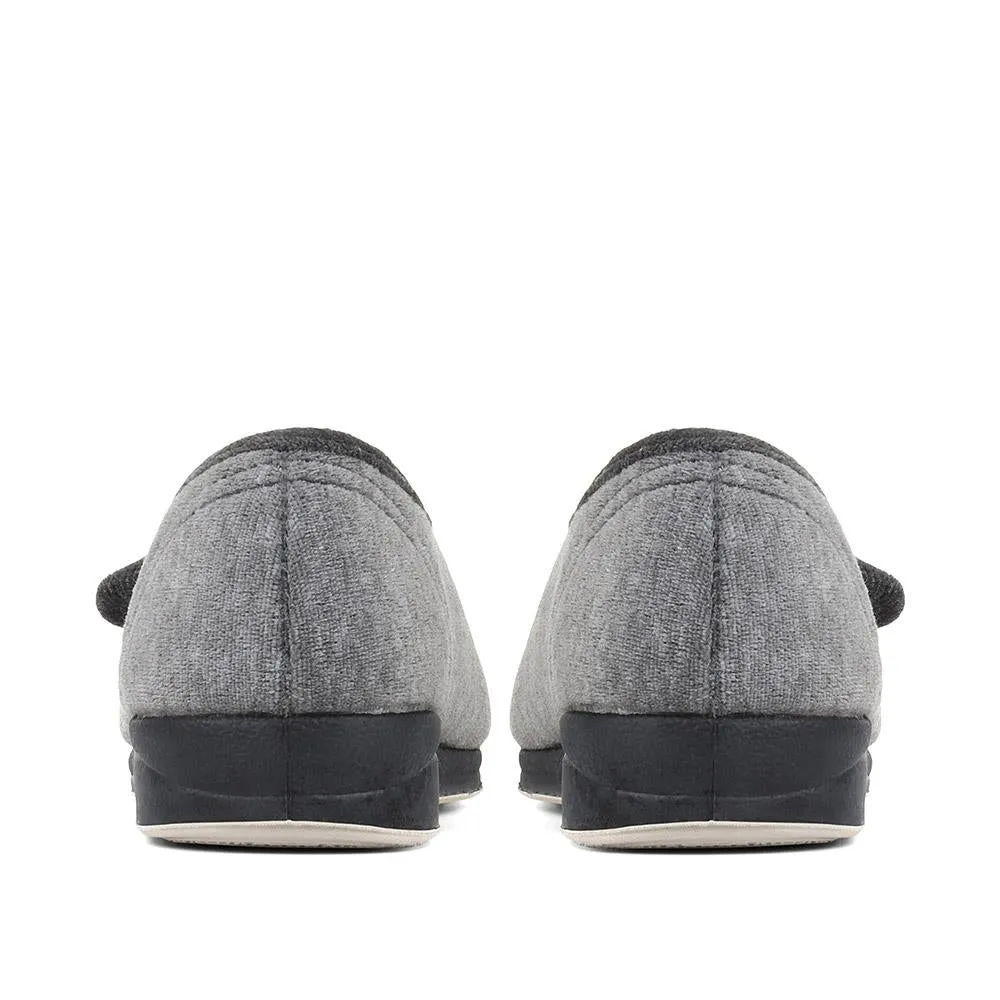Adjustable Touch-Fasten Slippers - QING35001 / 321 644