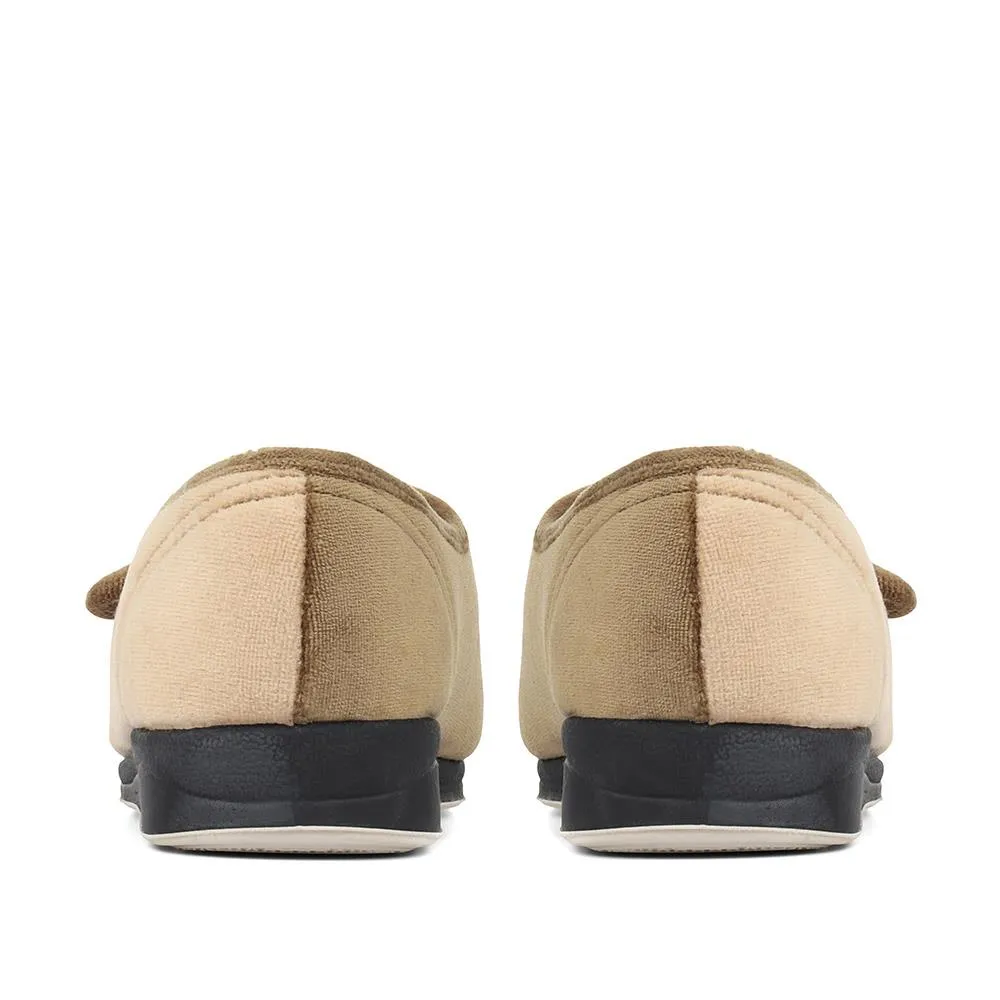 Adjustable Touch-Fasten Slippers - QING35001 / 321 644