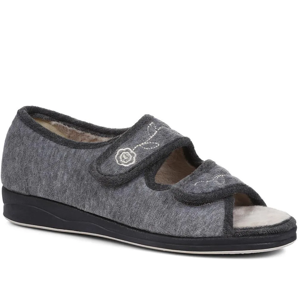 Adjustable Touch-Fasten Slippers - QING35001 / 321 644