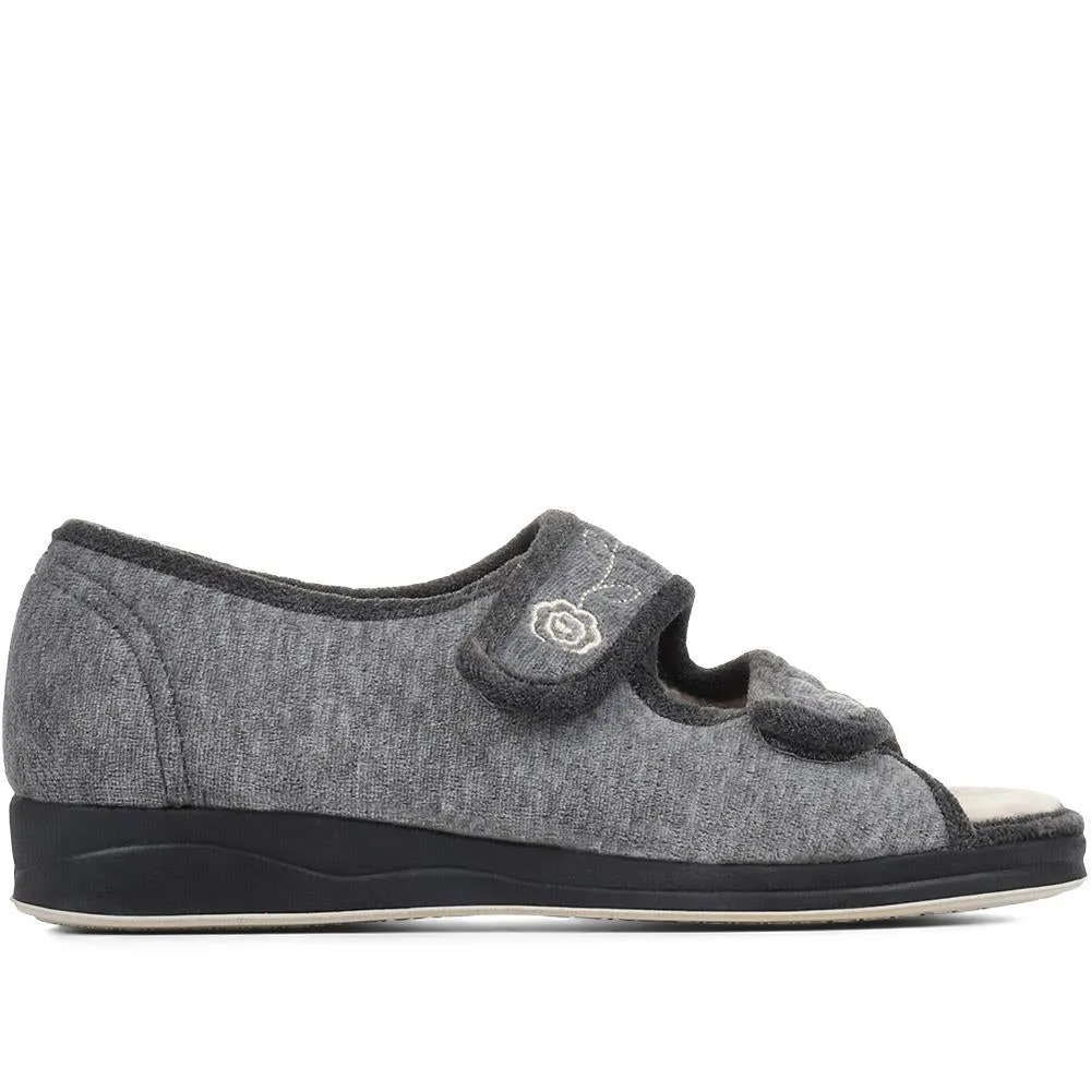 Adjustable Touch-Fasten Slippers - QING35001 / 321 644