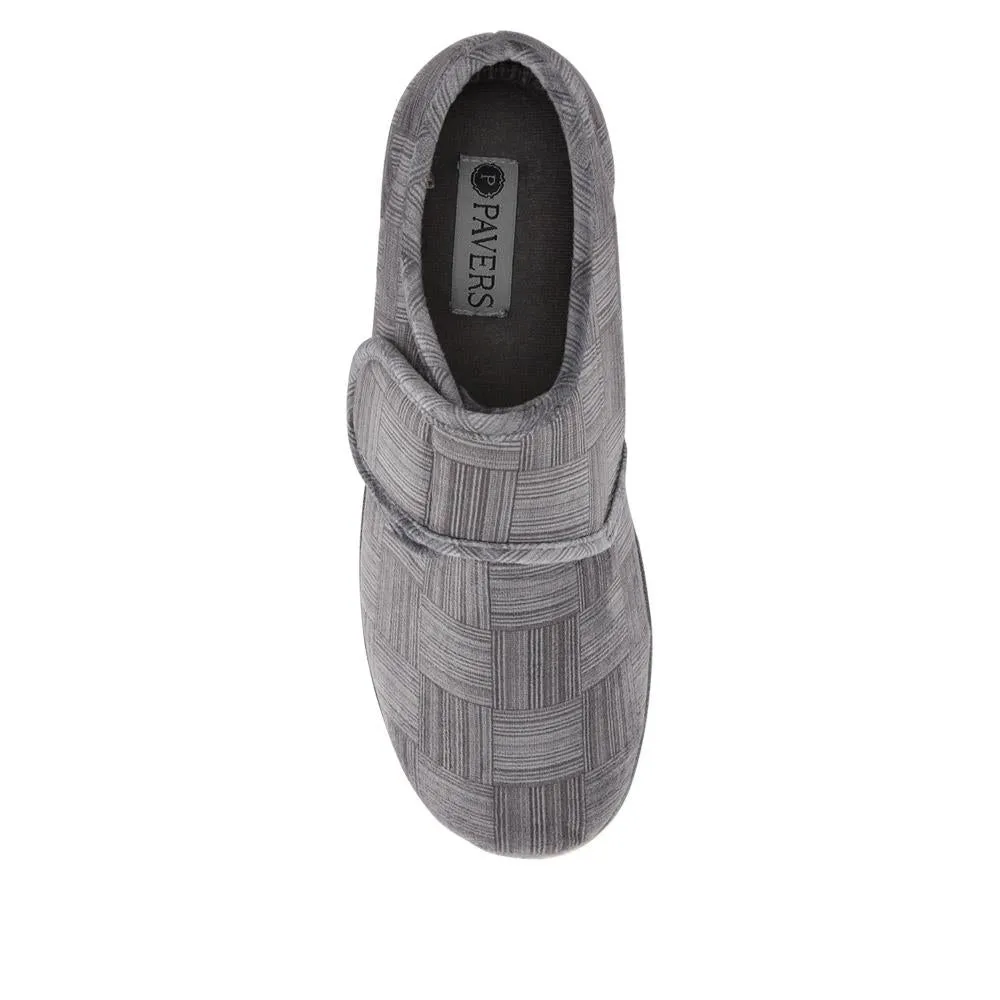 Adjustable Touch-Fasten Slippers - QING40034 / 326 485