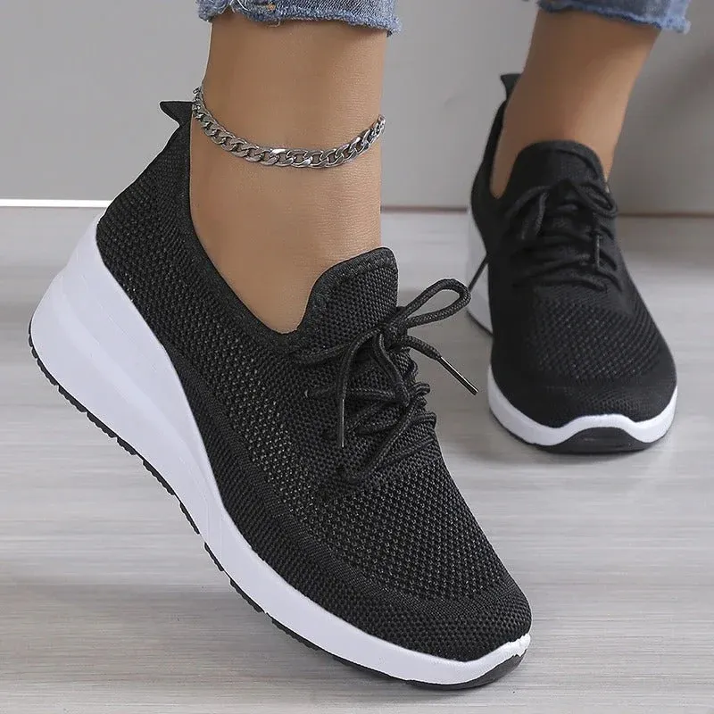 Trendy and lightweight Sneakers